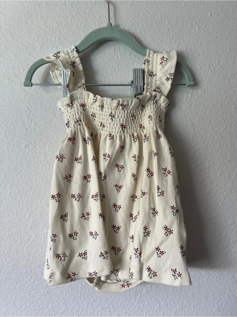 NEW QUINCY MAE smocked dress in flower 6-12 months